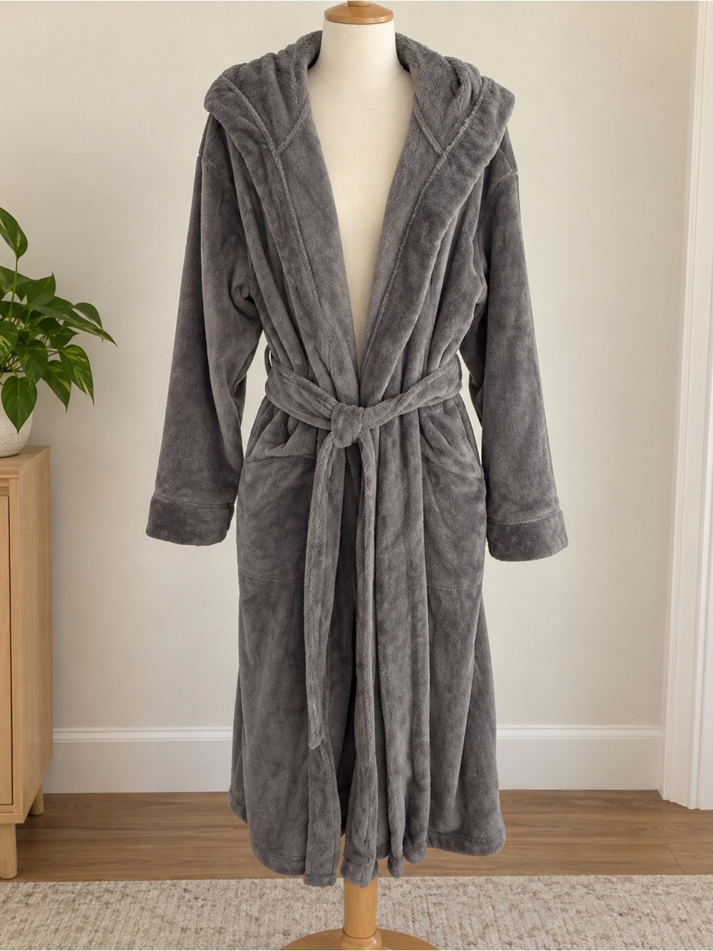 Lady Alexander Del Ross Gray Plush Hooded Robe L/XL